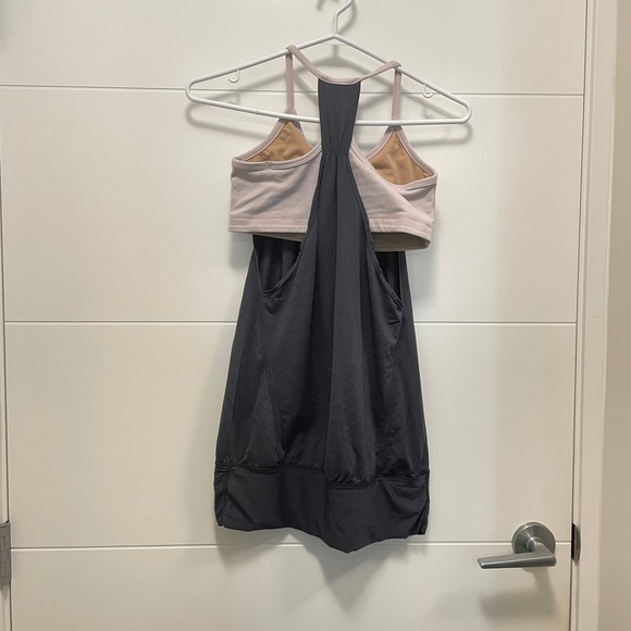 Lululemon tank top. Size 4 - Picture 2 of 5